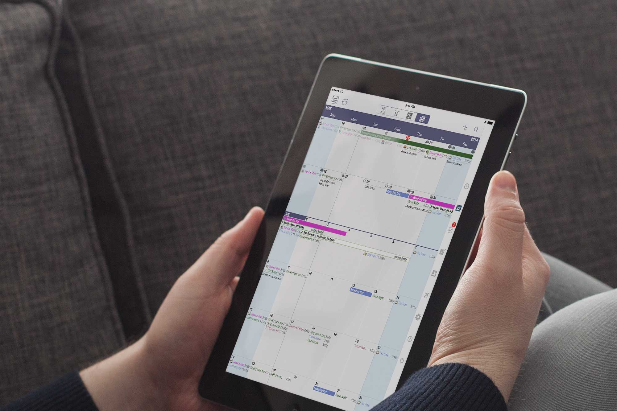 iPad_holding_monthView Pocket Informant